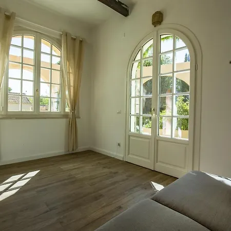 Residence La Pinede Lejlighedshotel *